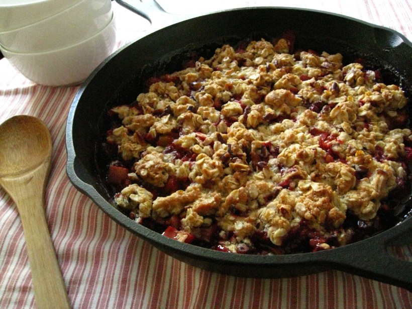strawberry rhubarb skillet crisp