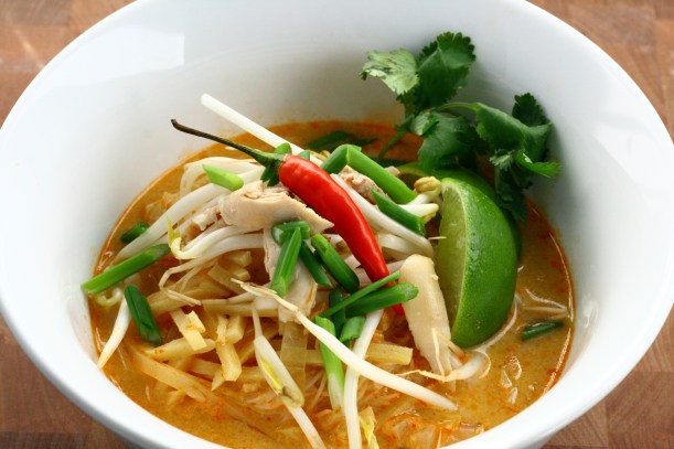 Chicken Curry Rice Noodle Soup (Kow Boon) | doughseedough.net