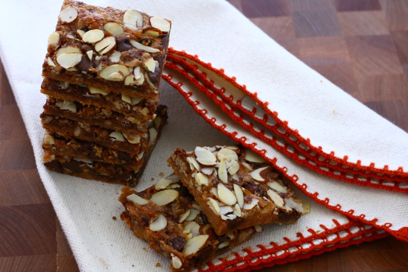 toffee almond cookie bars