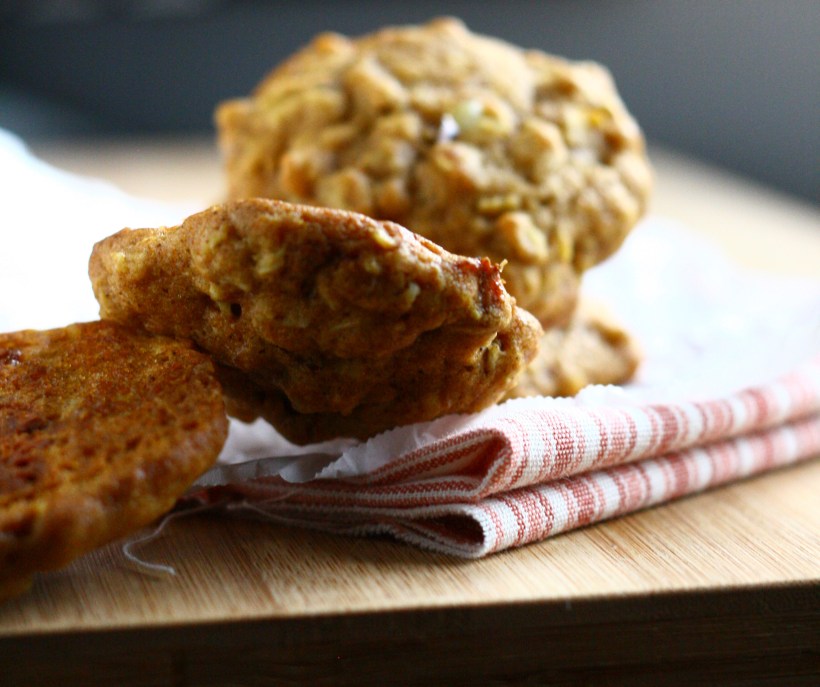 Pumpkin Oatmeal Cookies with Cinnamon Chips and Walnuts | doughseedough.net