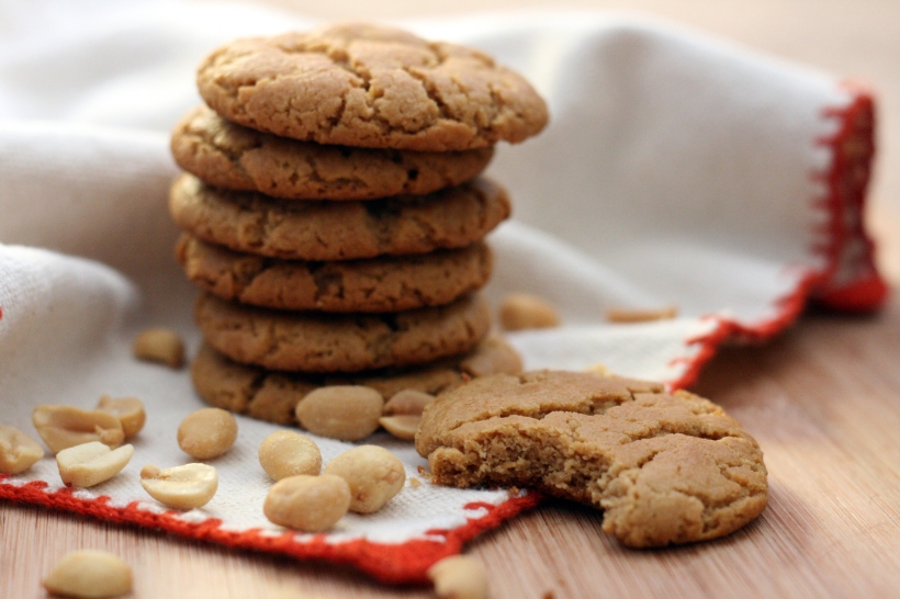 Vegan Peanut Butter Cookies | doughseedough.net
