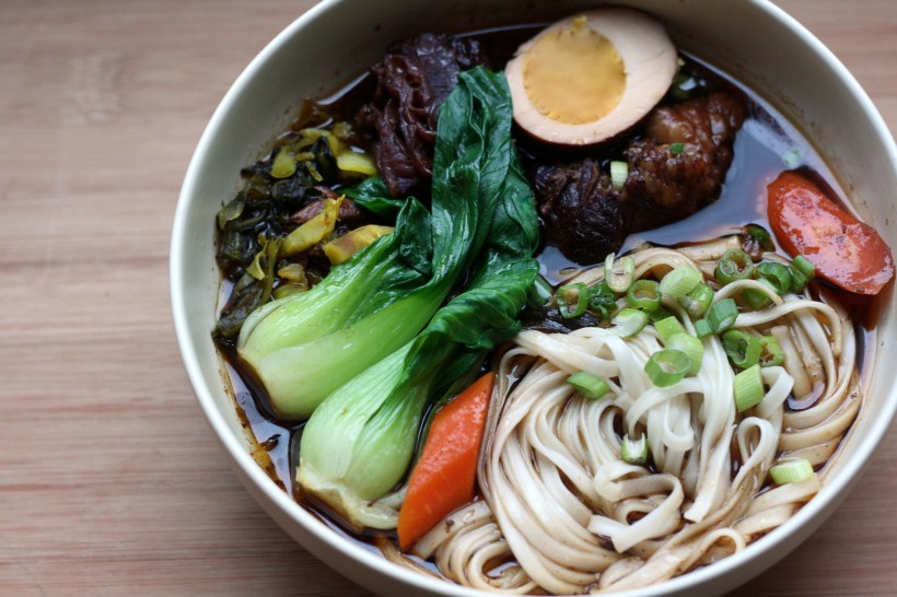 Niu Rou Mien (Taiwanese Beef Noodle Soup) | doughseedough.net