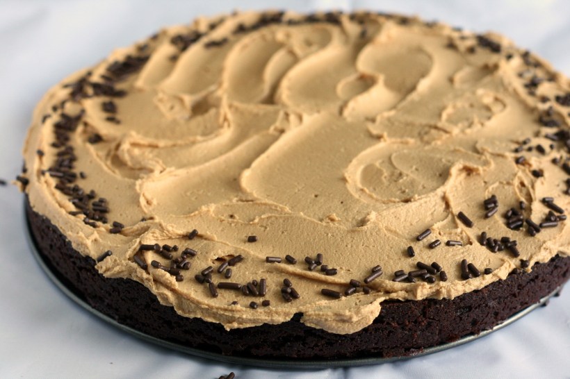 Brownie Cake with Biscoff Frosting |doughseedough.net