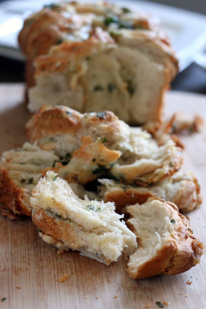 Cheesy Roasted Garlic Pull Apart Bread