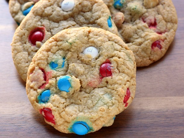 Thick & Chewy M&M Cookies | doughseedough.net